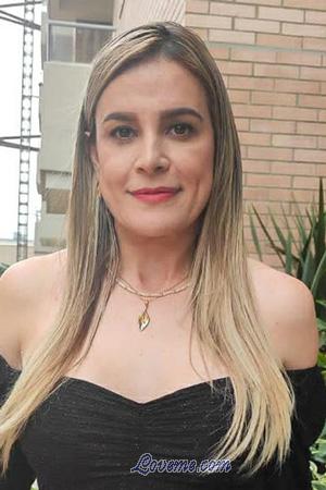 207666 - Yamile Andrea Age: 39 - Colombia